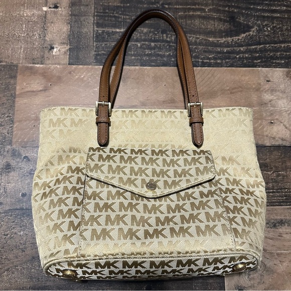 Michael Kors Signature Jet Set Jacquard Tote - Picture 1 of 10